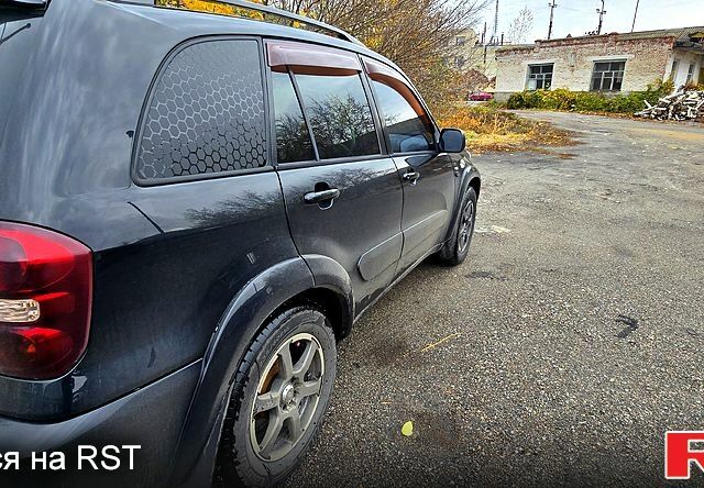 Черный Тойота РАВ 4, объемом двигателя 2 л и пробегом 224 тыс. км за 9000 $, фото 9 на Automoto.ua