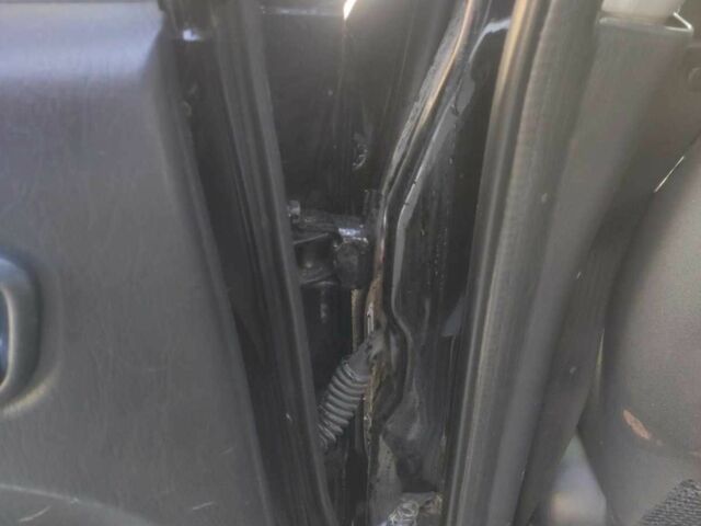 Черный Тойота РАВ 4, объемом двигателя 2 л и пробегом 506 тыс. км за 5300 $, фото 17 на Automoto.ua