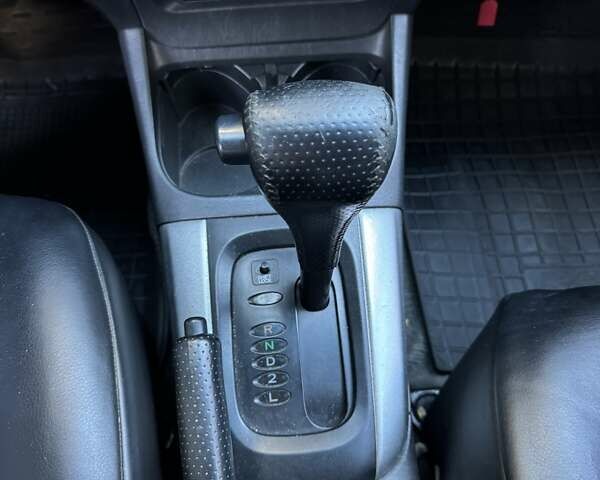 Черный Тойота РАВ 4, объемом двигателя 2 л и пробегом 279 тыс. км за 7000 $, фото 5 на Automoto.ua