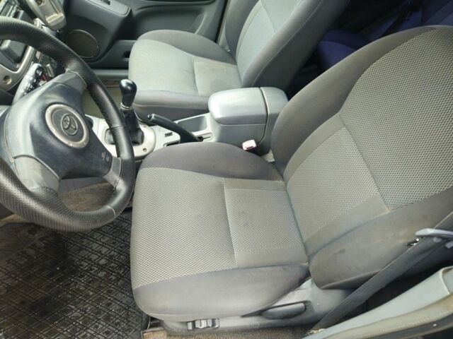 Черный Тойота РАВ 4, объемом двигателя 0 л и пробегом 275 тыс. км за 4000 $, фото 10 на Automoto.ua