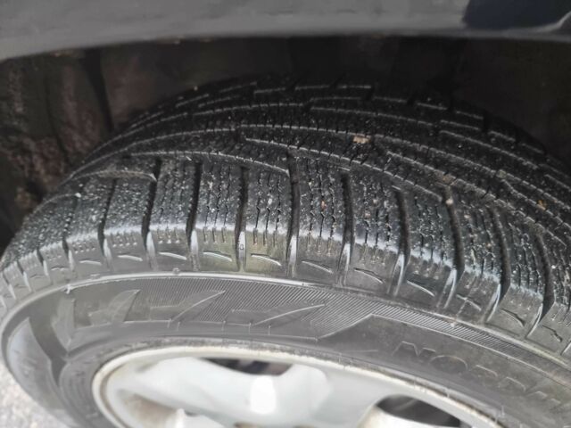 Черный Тойота РАВ 4, объемом двигателя 2 л и пробегом 275 тыс. км за 4800 $, фото 6 на Automoto.ua