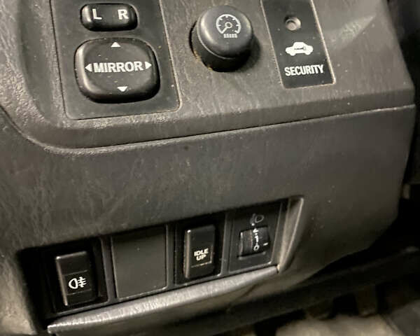 Черный Тойота РАВ 4, объемом двигателя 2 л и пробегом 269 тыс. км за 7500 $, фото 15 на Automoto.ua