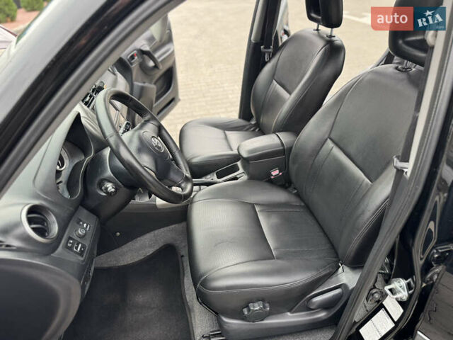 Черный Тойота РАВ 4, объемом двигателя 2 л и пробегом 230 тыс. км за 7850 $, фото 32 на Automoto.ua