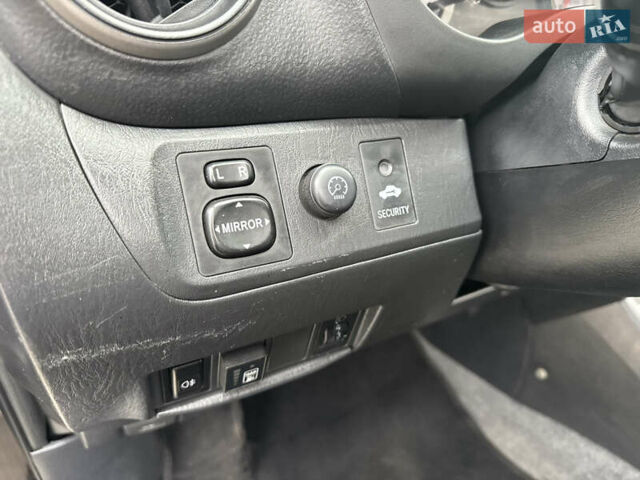 Черный Тойота РАВ 4, объемом двигателя 2 л и пробегом 230 тыс. км за 7850 $, фото 55 на Automoto.ua