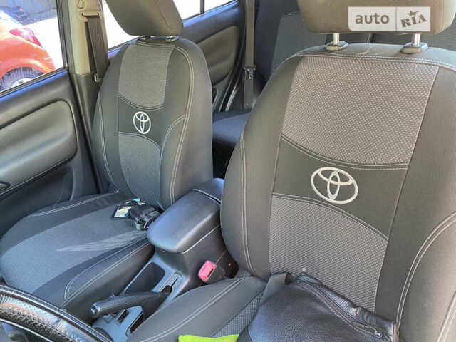 Черный Тойота РАВ 4, объемом двигателя 2 л и пробегом 262 тыс. км за 8800 $, фото 12 на Automoto.ua