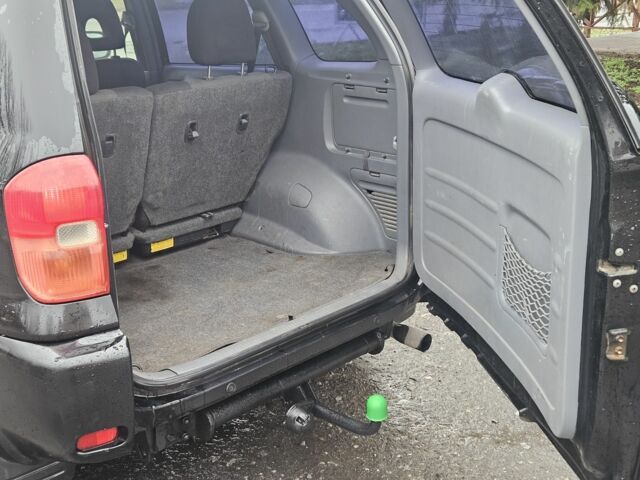 Черный Тойота РАВ 4, объемом двигателя 0 л и пробегом 275 тыс. км за 4000 $, фото 7 на Automoto.ua