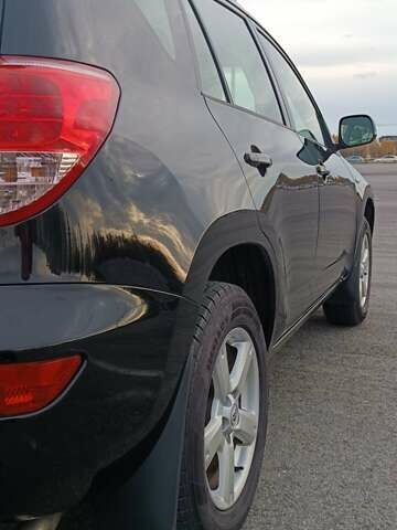 Черный Тойота РАВ 4, объемом двигателя 2 л и пробегом 202 тыс. км за 8066 $, фото 5 на Automoto.ua