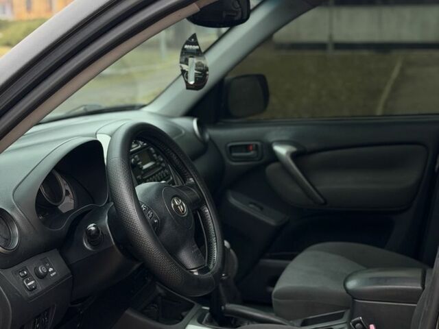 Чорний Тойота РАВ 4, об'ємом двигуна 2 л та пробігом 285 тис. км за 4300 $, фото 10 на Automoto.ua