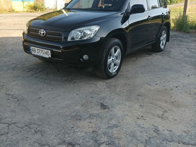 Черный Тойота РАВ 4, объемом двигателя 2 л и пробегом 240 тыс. км за 9999 $, фото 4 на Automoto.ua