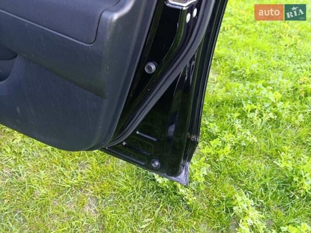 Черный Тойота РАВ 4, объемом двигателя 2.23 л и пробегом 330 тыс. км за 8200 $, фото 18 на Automoto.ua