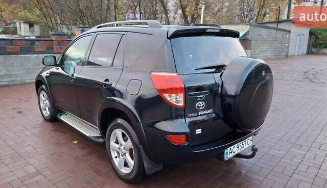 Черный Тойота РАВ 4, объемом двигателя 2.2 л и пробегом 250 тыс. км за 8300 $, фото 1 на Automoto.ua