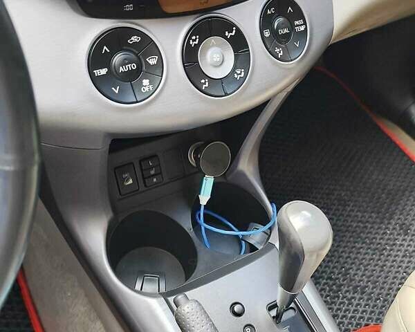 Чорний Тойота РАВ 4, об'ємом двигуна 2.4 л та пробігом 91 тис. км за 12500 $, фото 34 на Automoto.ua