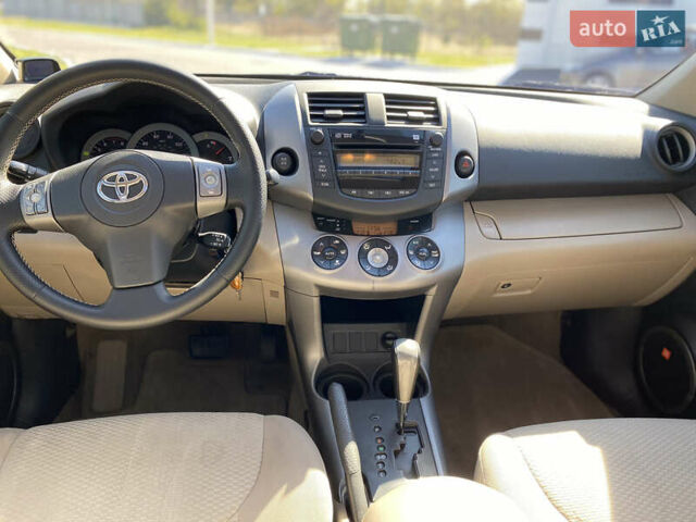 Черный Тойота РАВ 4, объемом двигателя 2.36 л и пробегом 254 тыс. км за 9700 $, фото 10 на Automoto.ua