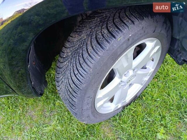 Черный Тойота РАВ 4, объемом двигателя 2.23 л и пробегом 330 тыс. км за 8200 $, фото 1 на Automoto.ua