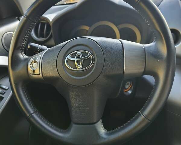 Черный Тойота РАВ 4, объемом двигателя 1.99 л и пробегом 313 тыс. км за 12000 $, фото 7 на Automoto.ua