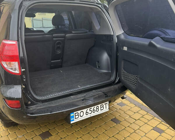 Черный Тойота РАВ 4, объемом двигателя 2 л и пробегом 230 тыс. км за 8500 $, фото 6 на Automoto.ua