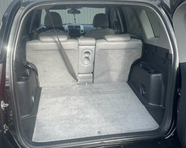 Черный Тойота РАВ 4, объемом двигателя 2.36 л и пробегом 241 тыс. км за 8900 $, фото 9 на Automoto.ua