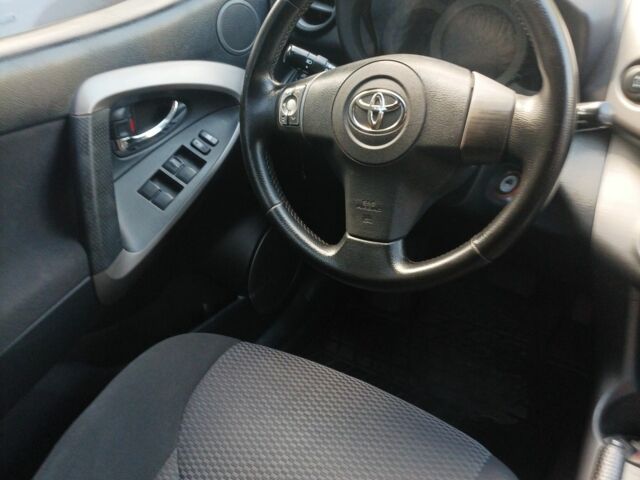 Черный Тойота РАВ 4, объемом двигателя 2 л и пробегом 240 тыс. км за 9999 $, фото 14 на Automoto.ua