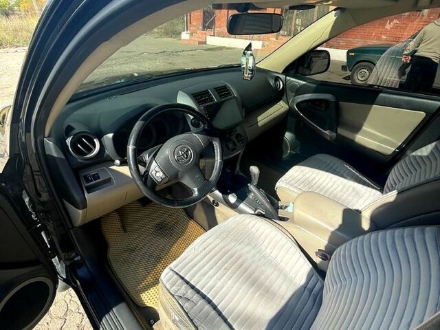 Черный Тойота РАВ 4, объемом двигателя 2.4 л и пробегом 240 тыс. км за 9600 $, фото 9 на Automoto.ua