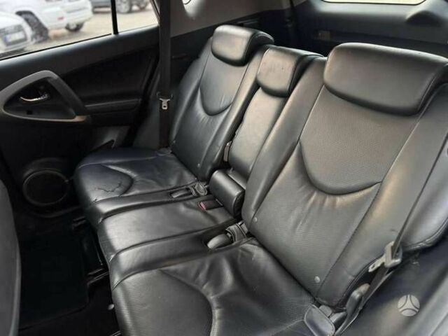 Черный Тойота РАВ 4, объемом двигателя 2.5 л и пробегом 271 тыс. км за 2913 $, фото 5 на Automoto.ua