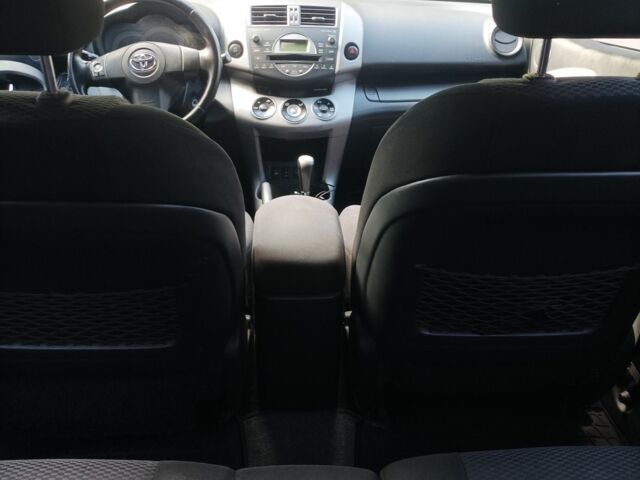 Черный Тойота РАВ 4, объемом двигателя 2 л и пробегом 240 тыс. км за 9999 $, фото 12 на Automoto.ua