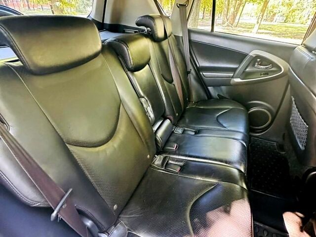 Черный Тойота РАВ 4, объемом двигателя 2 л и пробегом 257 тыс. км за 7999 $, фото 9 на Automoto.ua