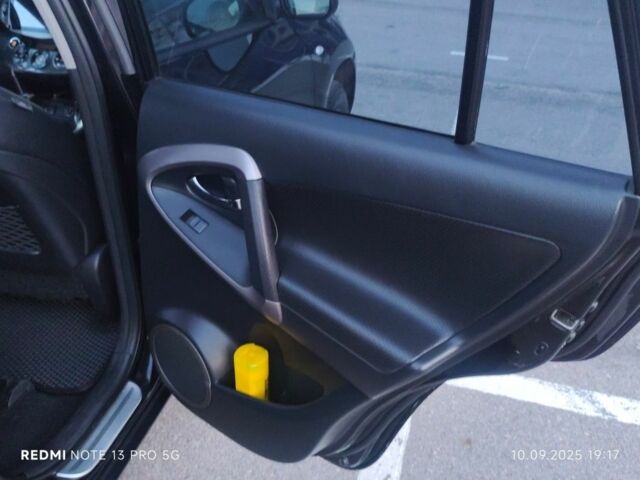 Черный Тойота РАВ 4, объемом двигателя 2 л и пробегом 149 тыс. км за 9490 $, фото 13 на Automoto.ua