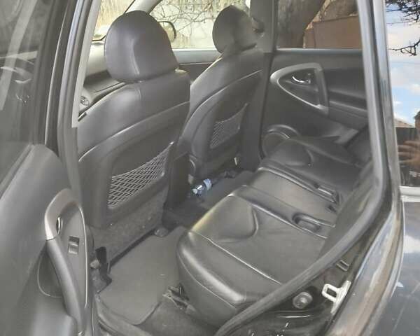 Черный Тойота РАВ 4, объемом двигателя 2.2 л и пробегом 323 тыс. км за 6000 $, фото 3 на Automoto.ua