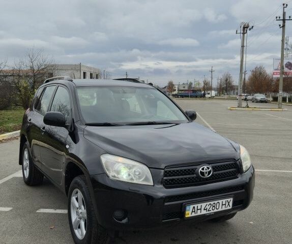 Черный Тойота РАВ 4, объемом двигателя 2 л и пробегом 173 тыс. км за 8999 $, фото 3 на Automoto.ua