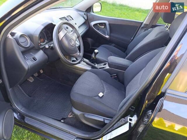 Черный Тойота РАВ 4, объемом двигателя 2.23 л и пробегом 330 тыс. км за 8200 $, фото 15 на Automoto.ua