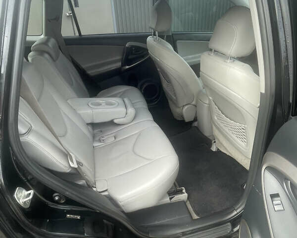 Черный Тойота РАВ 4, объемом двигателя 2.36 л и пробегом 241 тыс. км за 8900 $, фото 6 на Automoto.ua