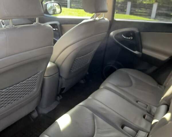 Черный Тойота РАВ 4, объемом двигателя 2.2 л и пробегом 209 тыс. км за 10500 $, фото 13 на Automoto.ua