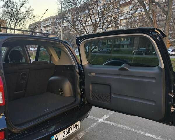 Черный Тойота РАВ 4, объемом двигателя 1.99 л и пробегом 313 тыс. км за 12000 $, фото 16 на Automoto.ua
