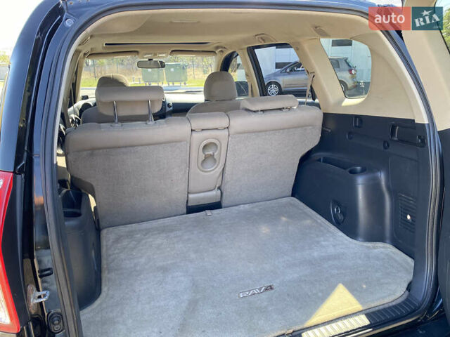 Черный Тойота РАВ 4, объемом двигателя 2.36 л и пробегом 254 тыс. км за 9700 $, фото 11 на Automoto.ua