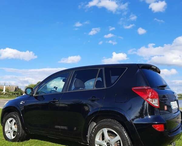 Черный Тойота РАВ 4, объемом двигателя 2.2 л и пробегом 209 тыс. км за 10500 $, фото 23 на Automoto.ua