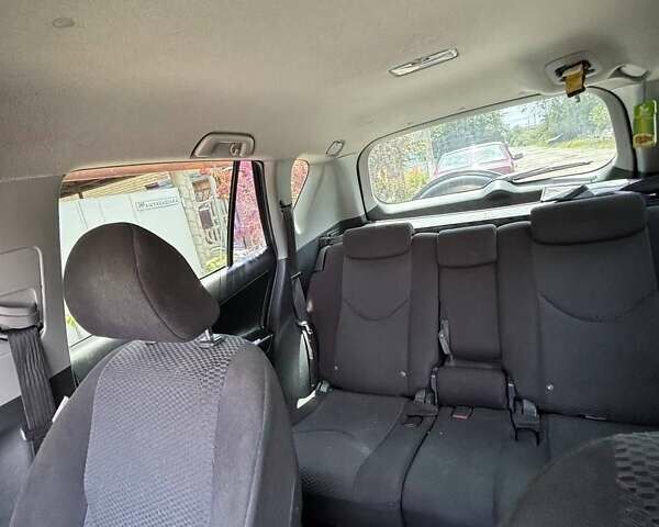 Черный Тойота РАВ 4, объемом двигателя 2 л и пробегом 291 тыс. км за 8400 $, фото 6 на Automoto.ua