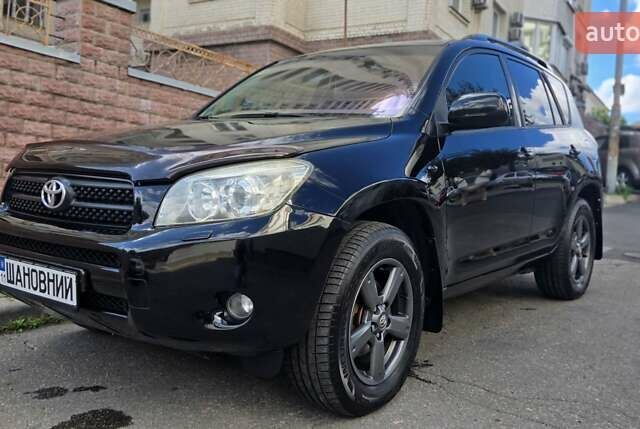 Чорний Тойота РАВ 4, об'ємом двигуна 2 л та пробігом 282 тис. км за 9500 $, фото 4 на Automoto.ua