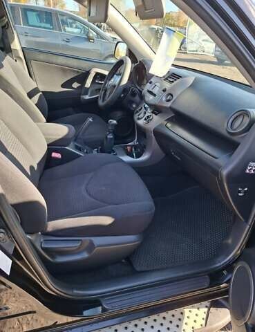 Черный Тойота РАВ 4, объемом двигателя 2.2 л и пробегом 250 тыс. км за 8300 $, фото 8 на Automoto.ua