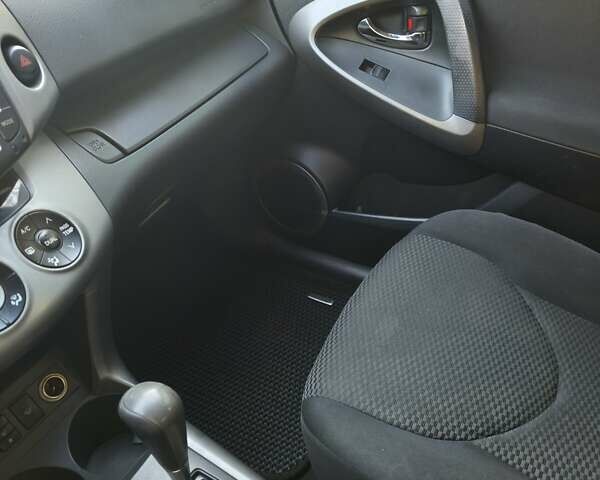 Черный Тойота РАВ 4, объемом двигателя 1.99 л и пробегом 313 тыс. км за 12000 $, фото 25 на Automoto.ua