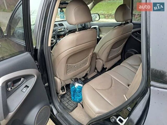 Чорний Тойота РАВ 4, об'ємом двигуна 2.2 л та пробігом 305 тис. км за 4250 $, фото 3 на Automoto.ua
