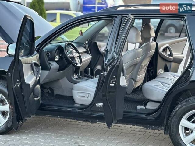 Черный Тойота РАВ 4, объемом двигателя 2.36 л и пробегом 192 тыс. км за 8999 $, фото 18 на Automoto.ua