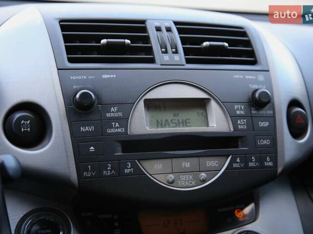 Черный Тойота РАВ 4, объемом двигателя 2 л и пробегом 170 тыс. км за 10000 $, фото 15 на Automoto.ua