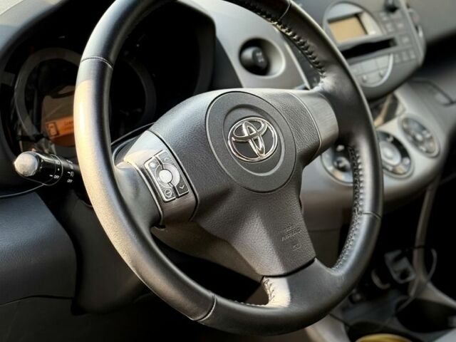 Черный Тойота РАВ 4, объемом двигателя 2 л и пробегом 189 тыс. км за 9500 $, фото 21 на Automoto.ua