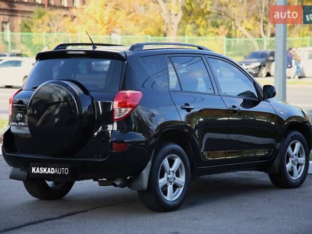 Черный Тойота РАВ 4, объемом двигателя 2 л и пробегом 170 тыс. км за 10000 $, фото 5 на Automoto.ua