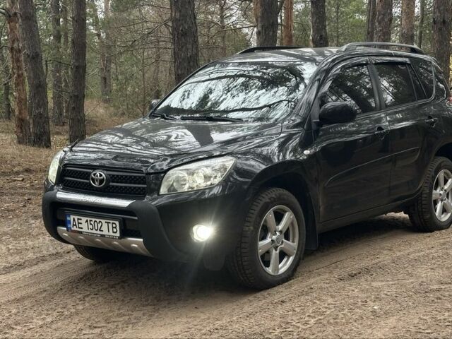 Черный Тойота РАВ 4, объемом двигателя 2 л и пробегом 189 тыс. км за 9500 $, фото 2 на Automoto.ua