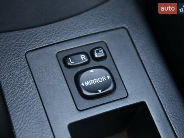 Черный Тойота РАВ 4, объемом двигателя 2 л и пробегом 170 тыс. км за 10000 $, фото 19 на Automoto.ua