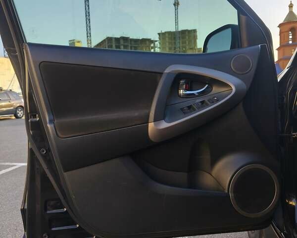 Черный Тойота РАВ 4, объемом двигателя 1.99 л и пробегом 313 тыс. км за 12000 $, фото 24 на Automoto.ua