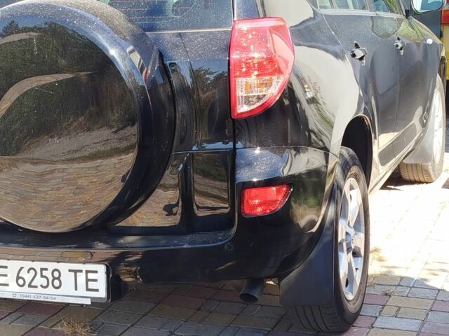 Черный Тойота РАВ 4, объемом двигателя 2 л и пробегом 190 тыс. км за 8800 $, фото 4 на Automoto.ua