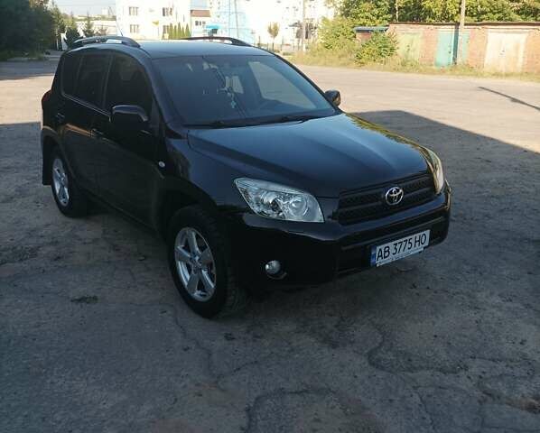 Чорний Тойота РАВ 4, об'ємом двигуна 2 л та пробігом 240 тис. км за 10300 $, фото 2 на Automoto.ua