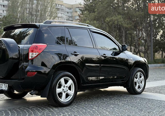 Черный Тойота РАВ 4, объемом двигателя 2 л и пробегом 189 тыс. км за 9600 $, фото 7 на Automoto.ua